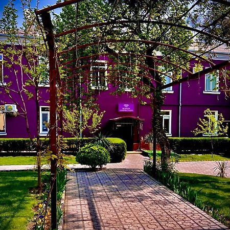 Armon Apart Hotel Khujand Exteriör bild