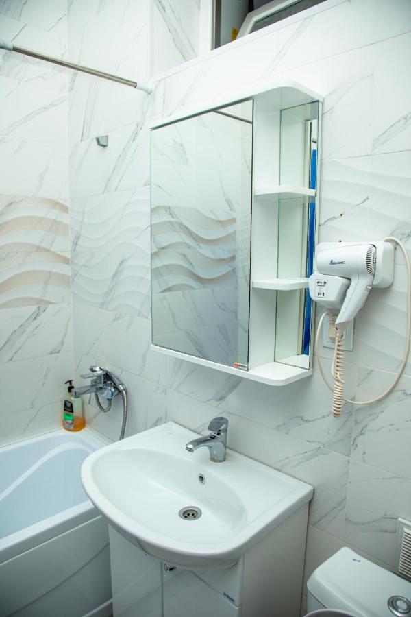 Armon Apart Hotel Khujand Exteriör bild