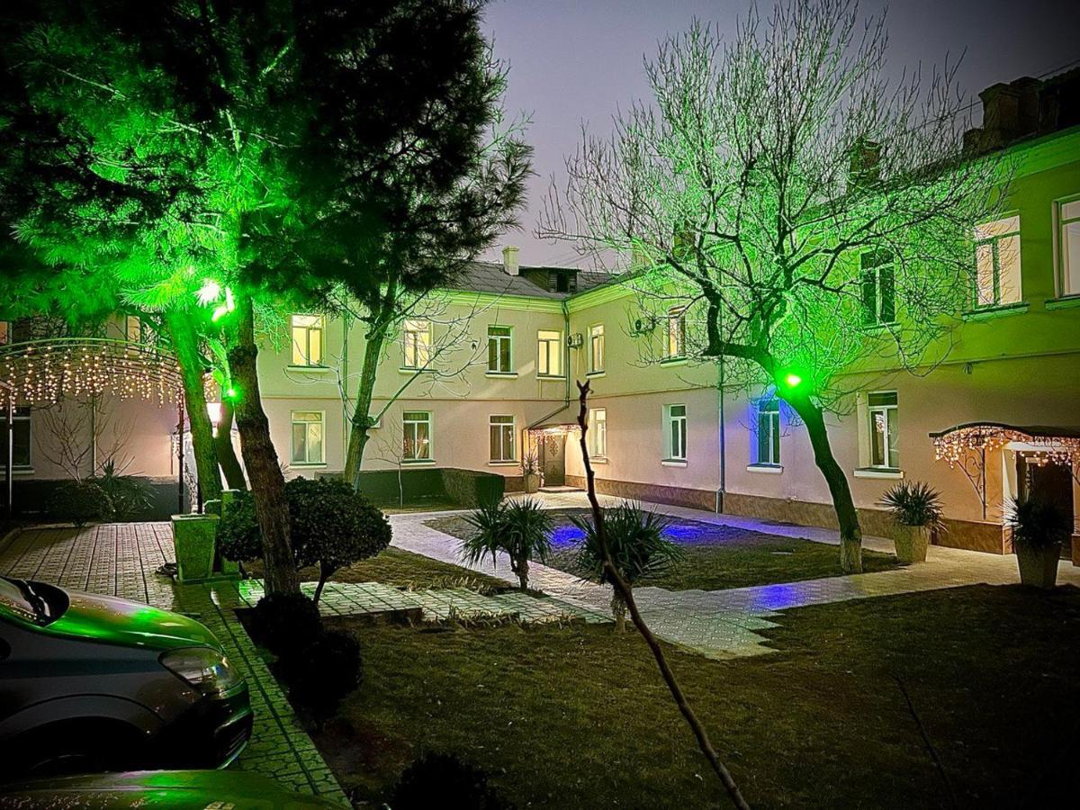 Armon Apart Hotel Khujand Exteriör bild