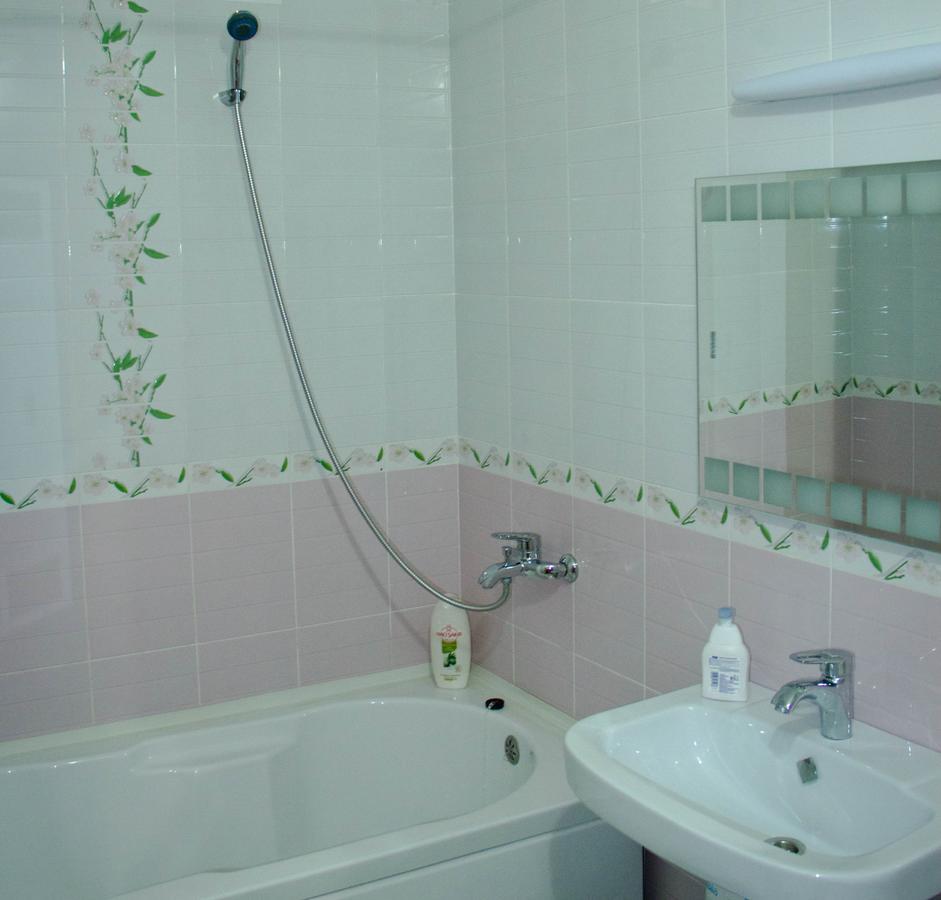 Armon Apart Hotel Khujand Exteriör bild