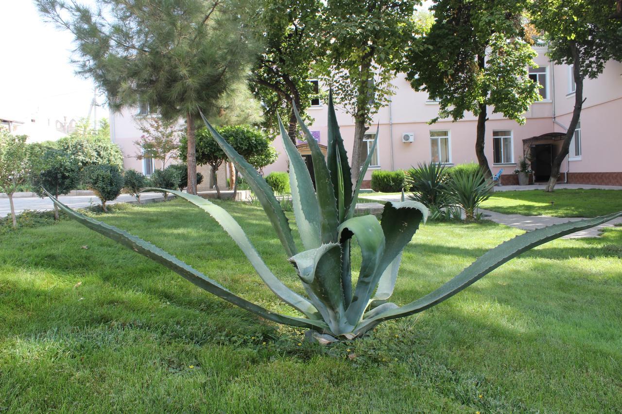 Armon Apart Hotel Khujand Exteriör bild
