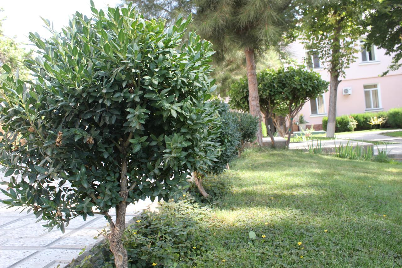Armon Apart Hotel Khujand Exteriör bild